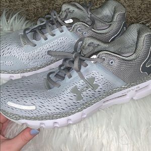 UA HOVR infinite trainers